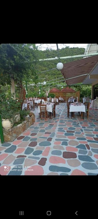 Manoleas Rooms To Let Leonidio Luaran gambar