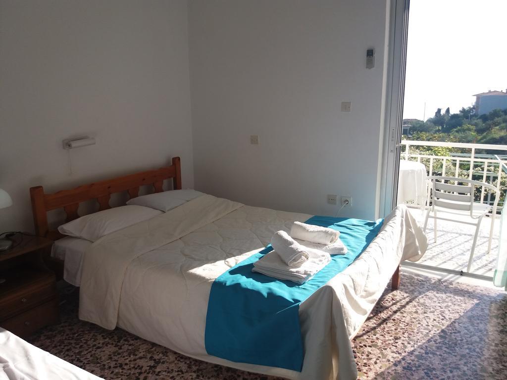 Manoleas Rooms To Let Leonidio Luaran gambar